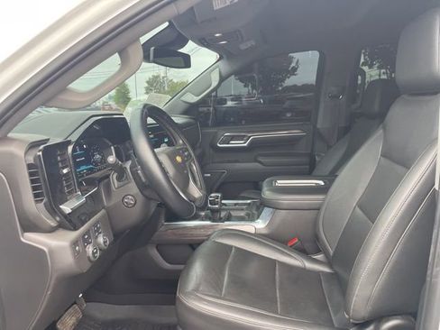 Used 2022 Chevrolet Silverado 1500 LTZ AWD/4WD image 7