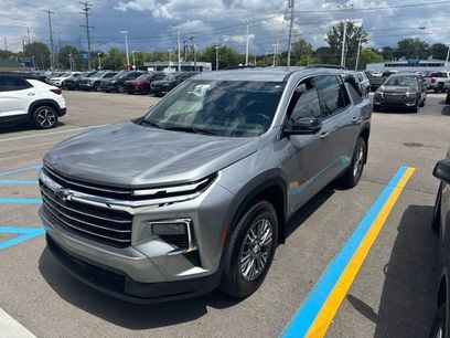 Used 2025 Chevrolet Traverse LT w/ Driver Confidence Package