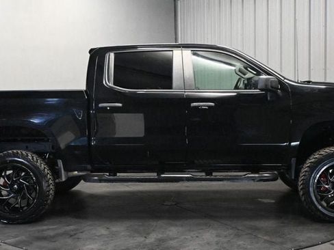 Used 2020 Chevrolet Silverado 1500 Custom Trail Boss w/ Custom Convenience Package AWD/4WD image 4