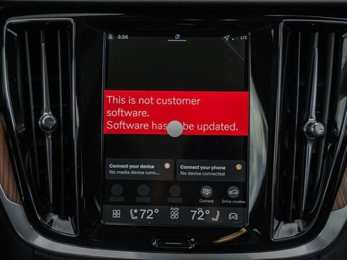 New 2026 Volvo V60 B5 Cross Country Plus w/ Protection Package Premier image 23