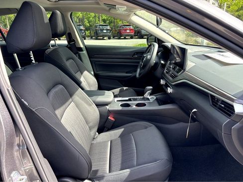 New 2026 Nissan Altima 2.5 SV FWD image 11