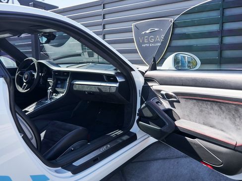 Used 2014 Porsche 911 GT3 image 21