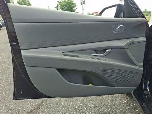 Used 2023 Hyundai Elantra SEL FWD image 12