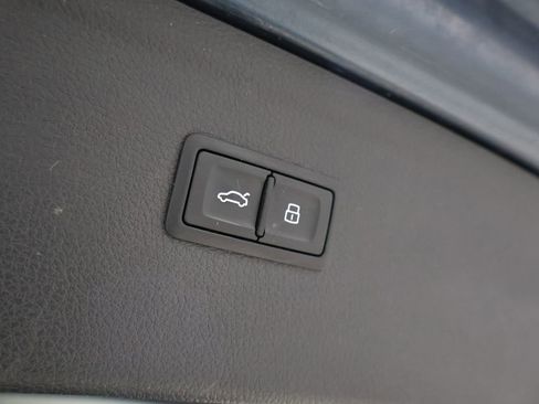 Used 2018 Audi Q5 2.0T Premium image 24