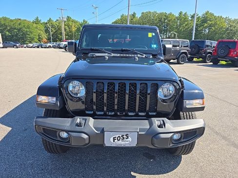 Certified 2022 Jeep Gladiator Willys image 2