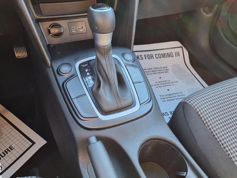 Used 2021 Hyundai Kona SE image 19