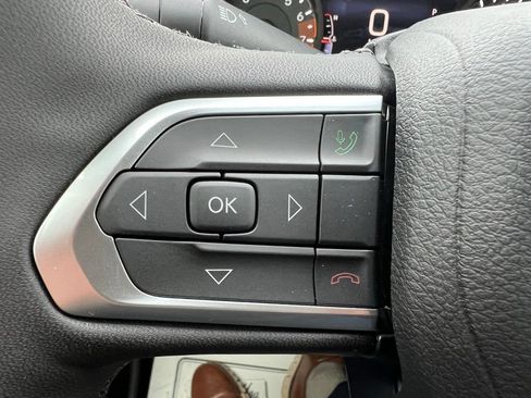 New 2026 Jeep Compass Latitude AWD/4WD image 37