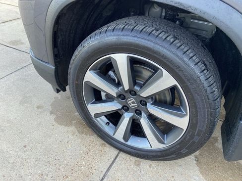 Used 2025 Honda Pilot Elite image 28