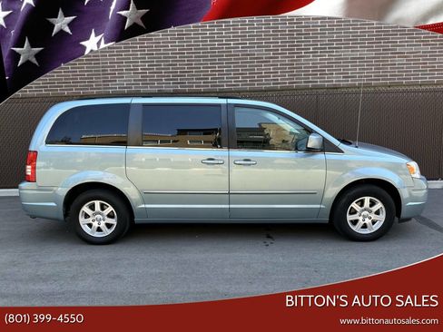 Used 2010 Chrysler Town & Country Touring image 1