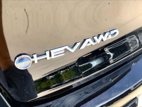 Used 2025 Toyota Crown w/ Advanced Technology Package AWD/4WD image 31