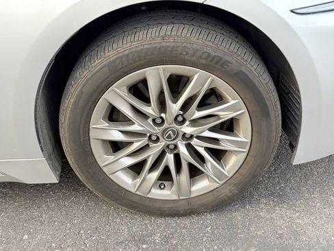 Used 2018 Lexus LS 500 w/ Interior Upgrade Package image 4