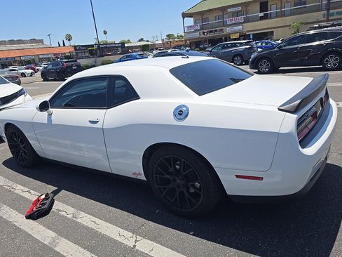 Used 2015 Dodge Challenger SXT RWD image 4