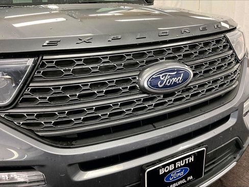 Certified 2022 Ford Explorer XLT w/ Equipment Group 202A image 30