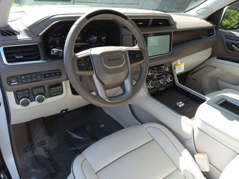 Used 2023 GMC Yukon XL Denali w/ Denali Reserve Package AWD/4WD image 12