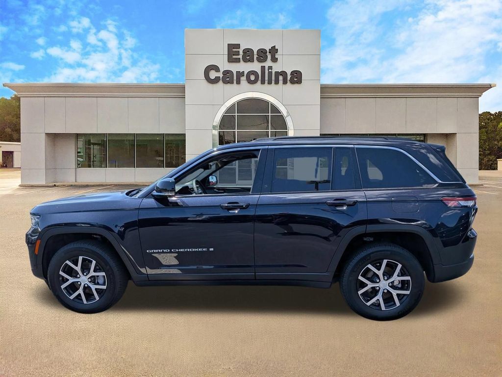 Certified 2024 Jeep Grand Cherokee Limited w/ Luxury Tech Group II AWD/4WD image 6