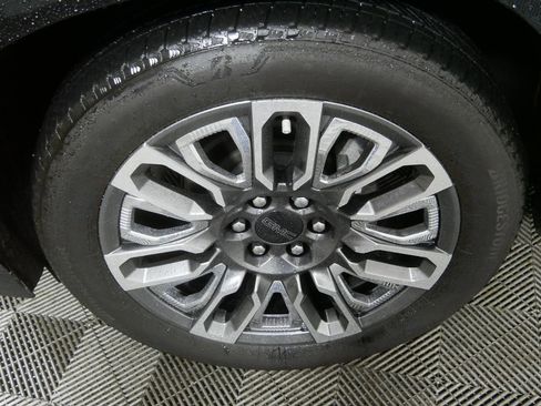 Used 2024 GMC Yukon Denali Ultimate image 8