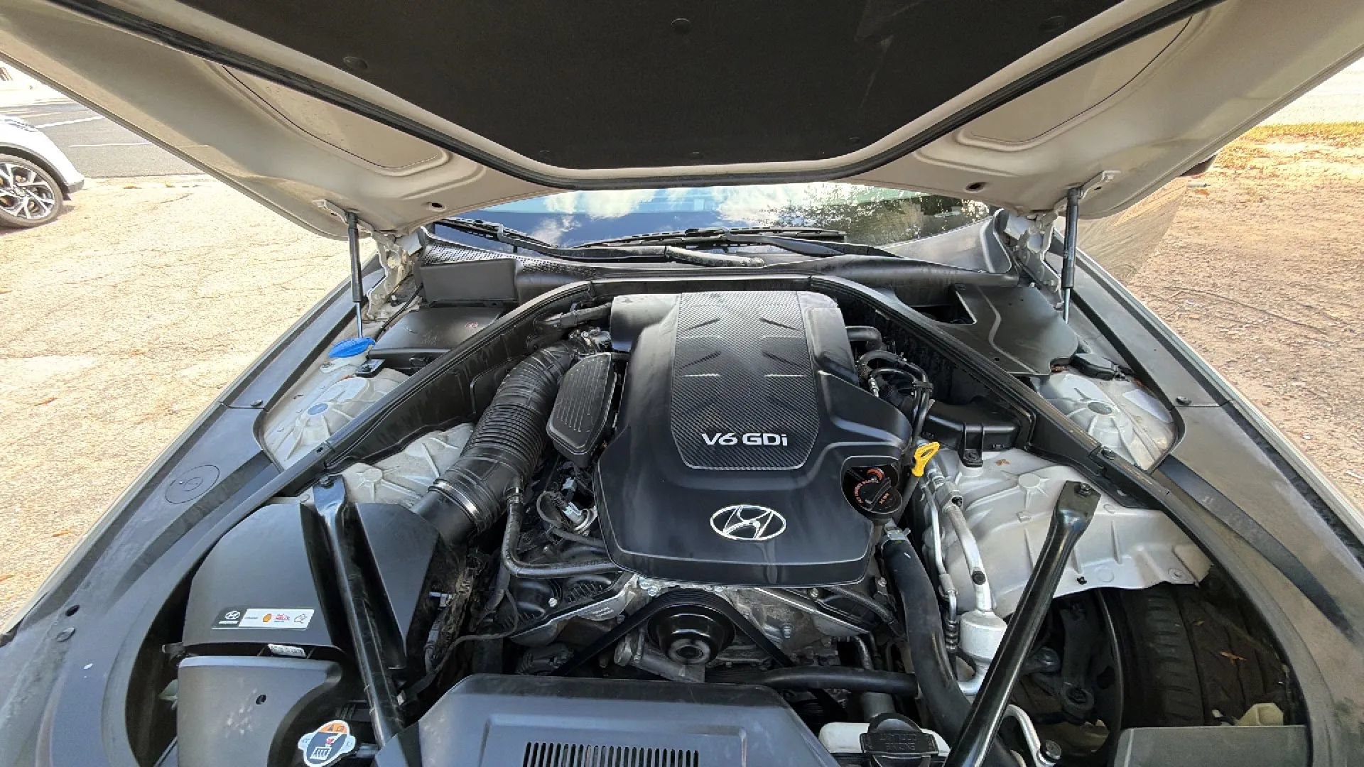Used 2015 Hyundai Genesis 3.8 w/ Option Group 03 RWD image 9