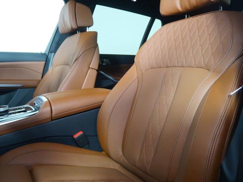 New 2026 BMW X7 M60i AWD/4WD image 11
