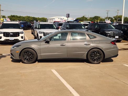 Used 2023 Hyundai Sonata SEL w/ Convenience Package FWD image 4