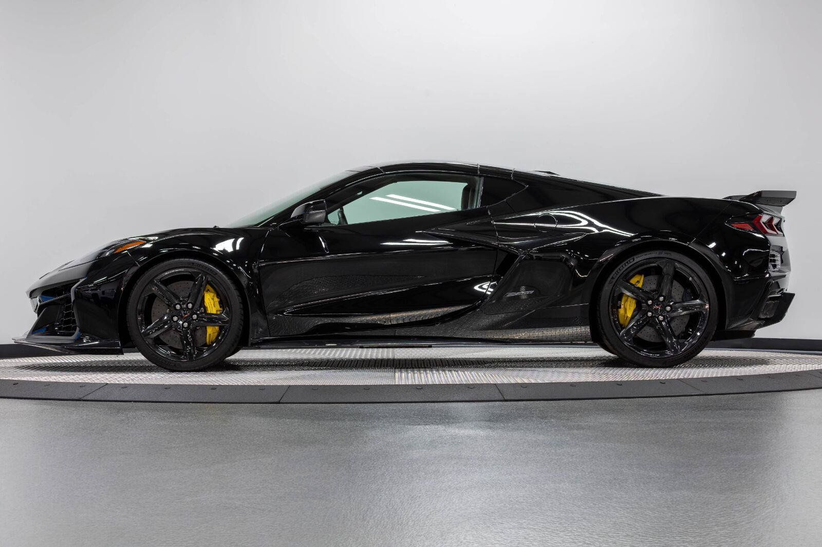 Used 2026 Chevrolet Corvette E-Ray AWD/4WD image 4