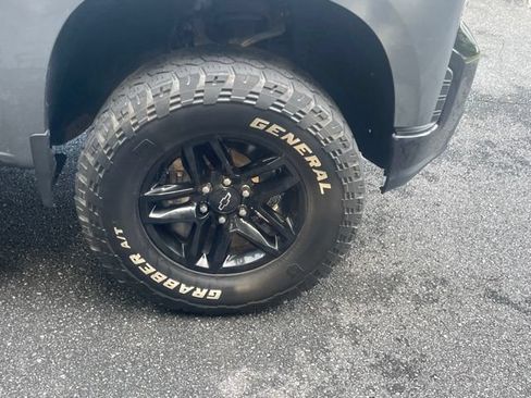 Used 2020 Chevrolet Silverado 1500 Custom Trail Boss w/ Custom Convenience Package AWD/4WD image 4