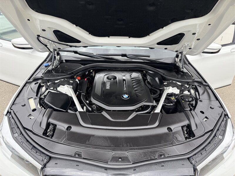 Used 2019 BMW 740i w/ M Sport Package RWD image 35