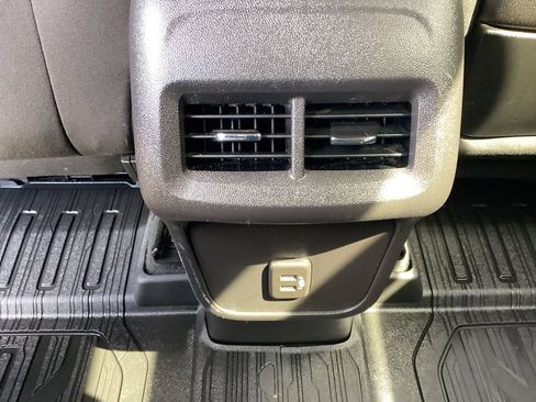 Used 2024 GMC Terrain SLE w/ Driver Convenience Package FWD image 42