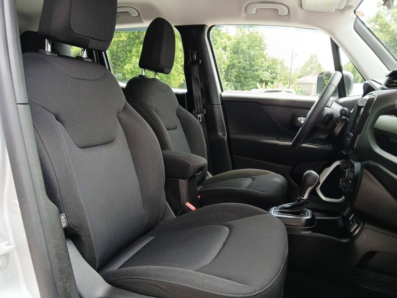 Used 2021 Jeep Renegade Sport FWD image 17