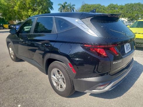 Used 2025 Hyundai Tucson SE FWD image 2