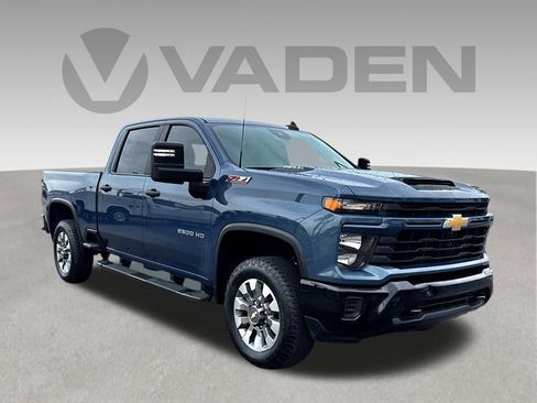 Used 2025 Chevrolet Silverado 2500 Custom w/ Custom Value Package AWD/4WD image 1