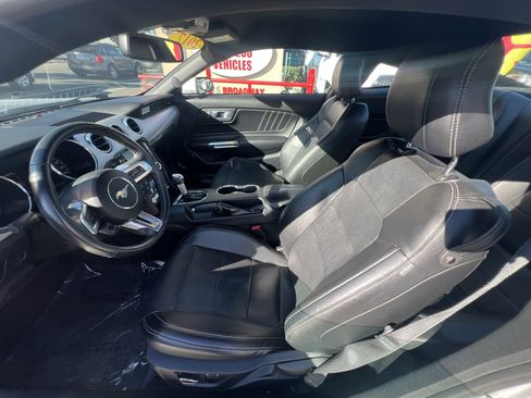 Used 2017 Ford Mustang Premium image 12