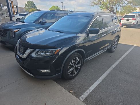 Used 2017 Nissan Rogue SL w/ SL Premium Package FWD image 2