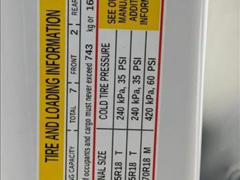 Used 2024 Chevrolet Traverse Z71 image 16