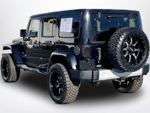 Used 2012 Jeep Wrangler Unlimited Sahara w/ Connectivity Group image 12