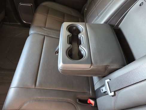 Used 2022 Chevrolet Silverado 1500 High Country w/ Technology Package image 27