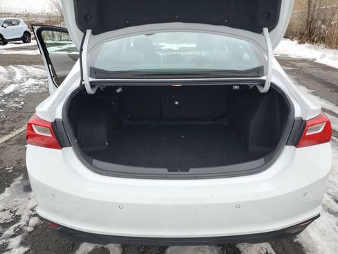 Used 2025 Chevrolet Malibu LT image 24