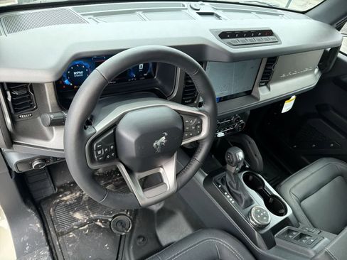 New 2025 Ford Bronco Badlands image 10