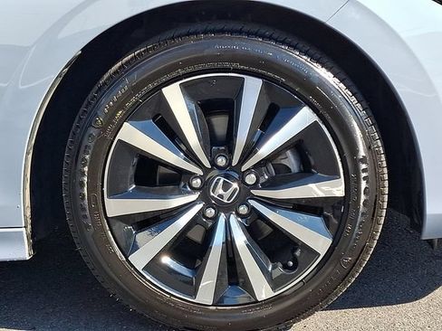 Used 2024 Honda Civic EX image 8