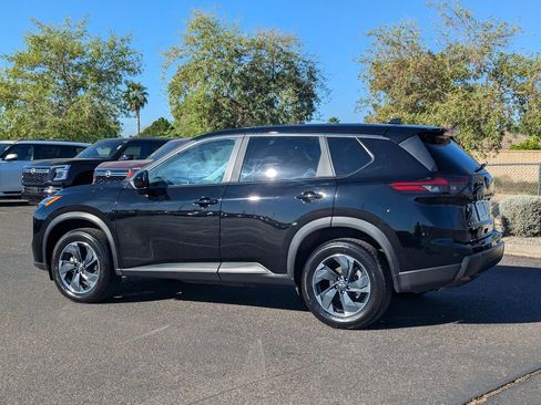 Certified 2025 Nissan Rogue SV FWD image 4