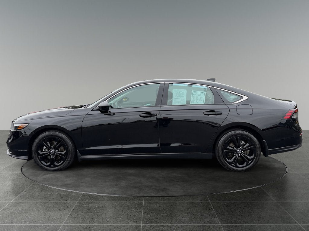 Used 2023 Honda Accord EX image 5