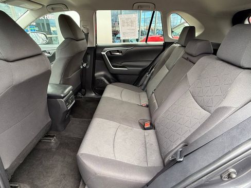 Used 2022 Toyota RAV4 XLE image 13