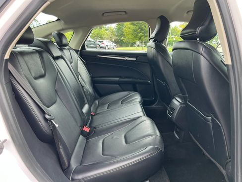 Used 2017 Ford Fusion Titanium AWD/4WD image 19