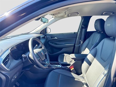 Used 2026 Buick Encore GX Sport Touring image 10