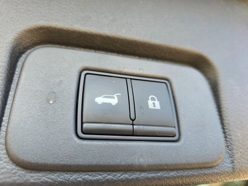 Used 2022 Nissan Rogue Platinum w/ Head-Up Display Package image 9