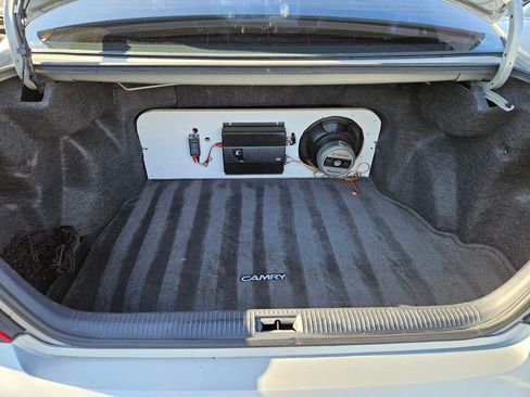 Used 2002 Toyota Camry XLE image 9