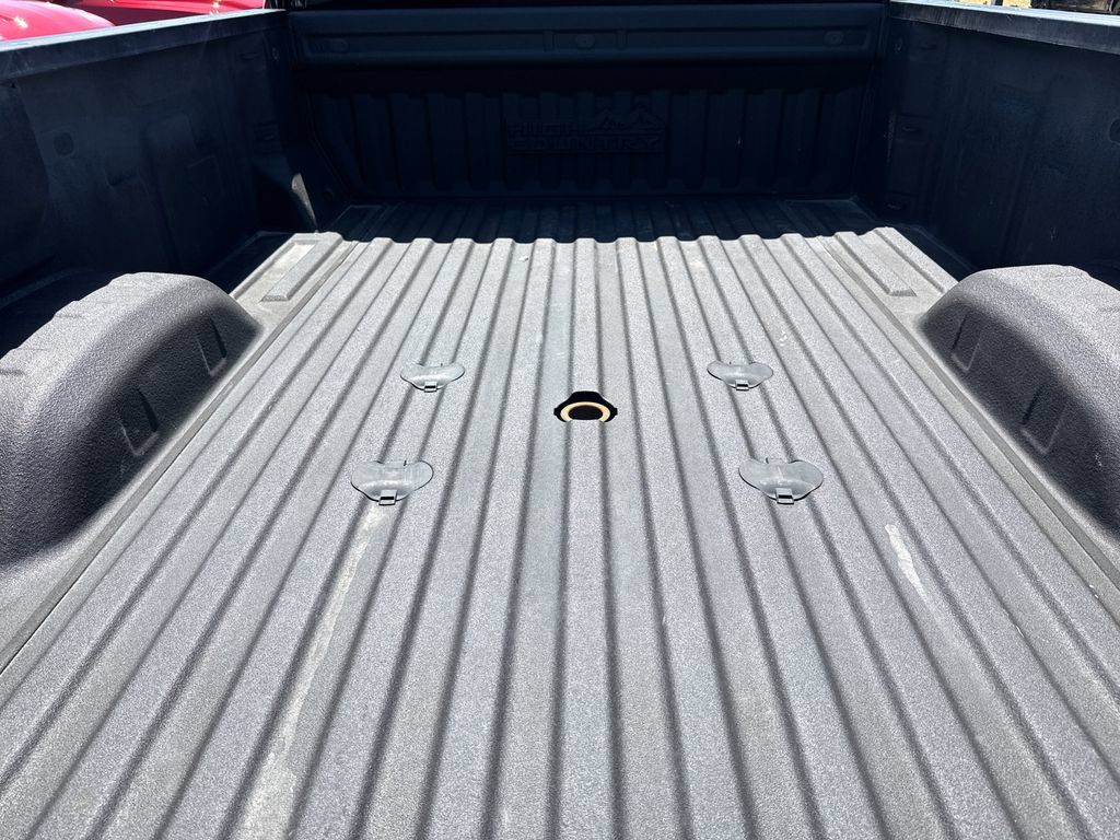 Used 2024 Chevrolet Silverado 3500 High Country w/ High Country Premium Package AWD/4WD image 10