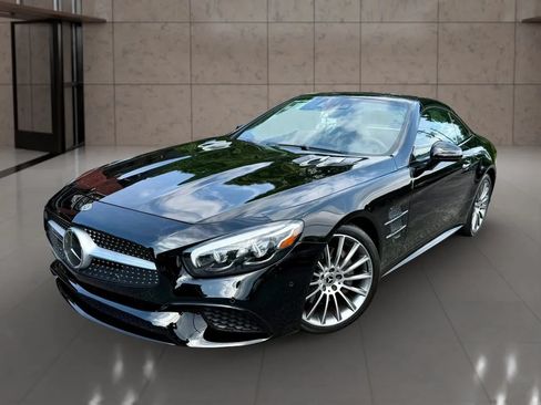 Used 2020 Mercedes-Benz SL 550 image 2