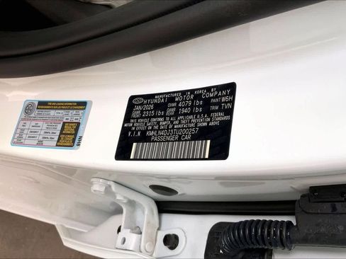 New 2026 Hyundai Elantra Limited FWD image 19