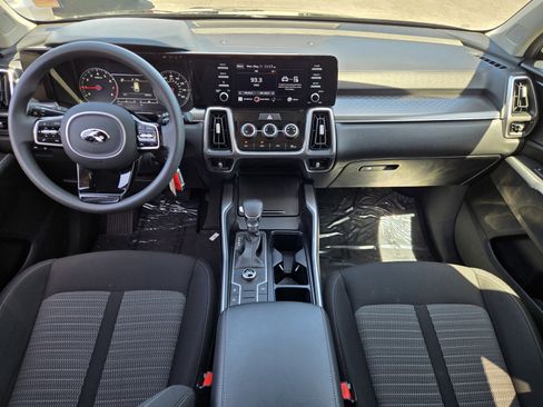 Used 2021 Kia Sorento LX FWD image 14