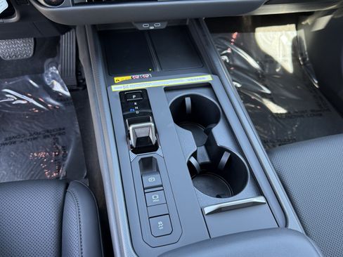 New 2026 Lexus ES 350e FWD image 24
